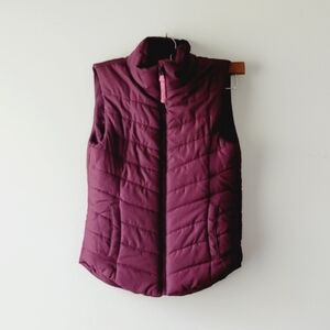 Aeropostale burgundy color zip up vest size‎ S